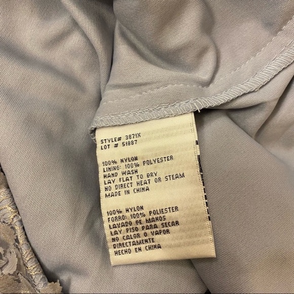 XSCAPE Metallic Lace Sheer Long Sleeve Bodycon Dress in Grey/Gold - Picture 9 of 10